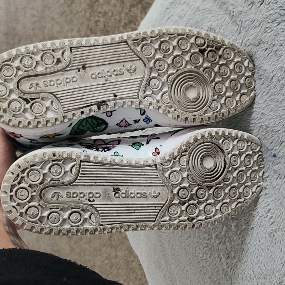 ADIDAS SHOES - Picture 5 of 8